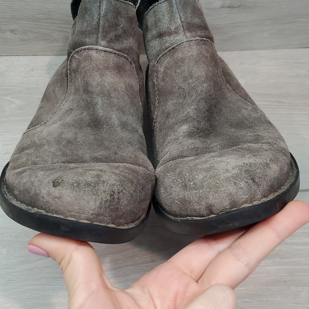 Born Women Kerri Peltro Distressed Leather Heels Boots shoes sz 7.5M - Picture 4 of 16